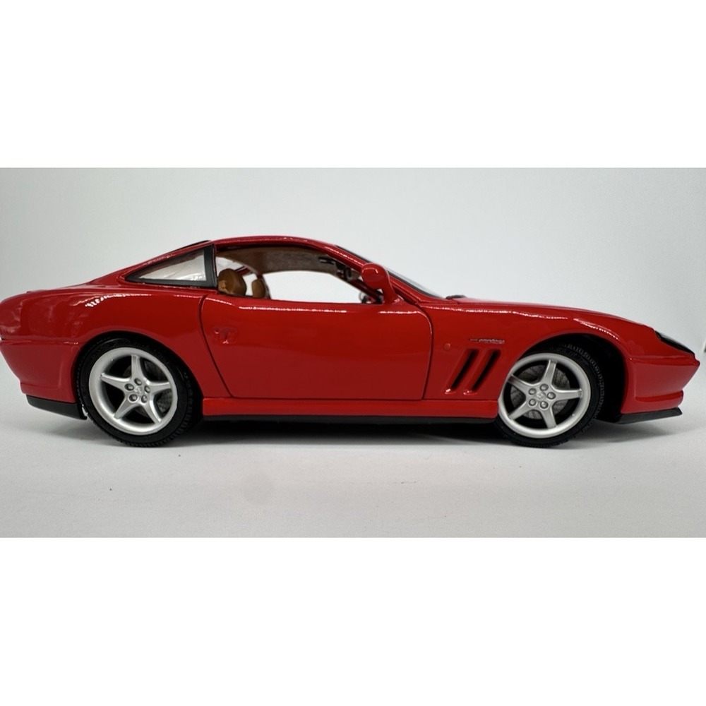 Ferrari 550 Maranello 1:18 Diecast Model Car Red Maisto Opening Parts - Picture 9 of 16